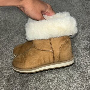 Little girls faux fur boots